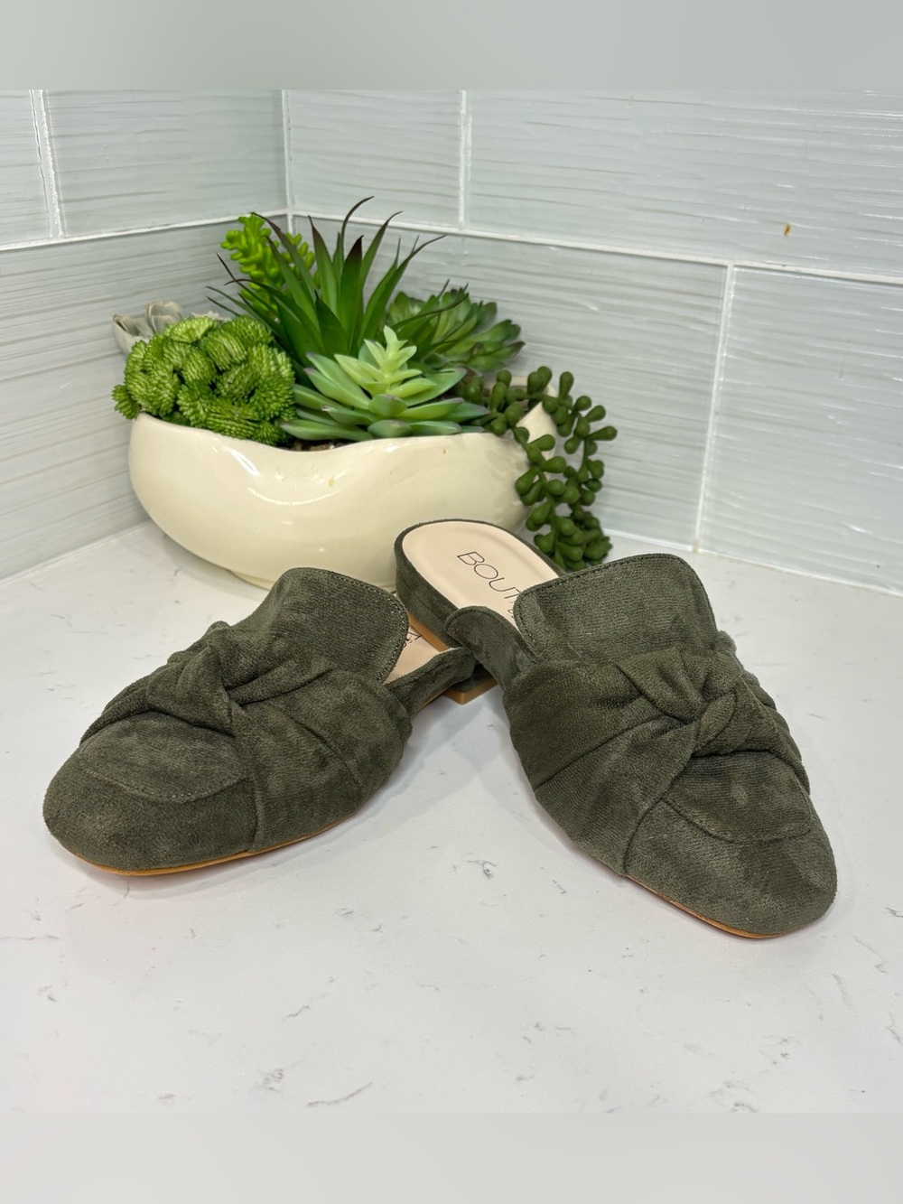 Boutique By Corkys Cider Olive Green Faux Suede Slip On Mules Womens Size 7 Shoe